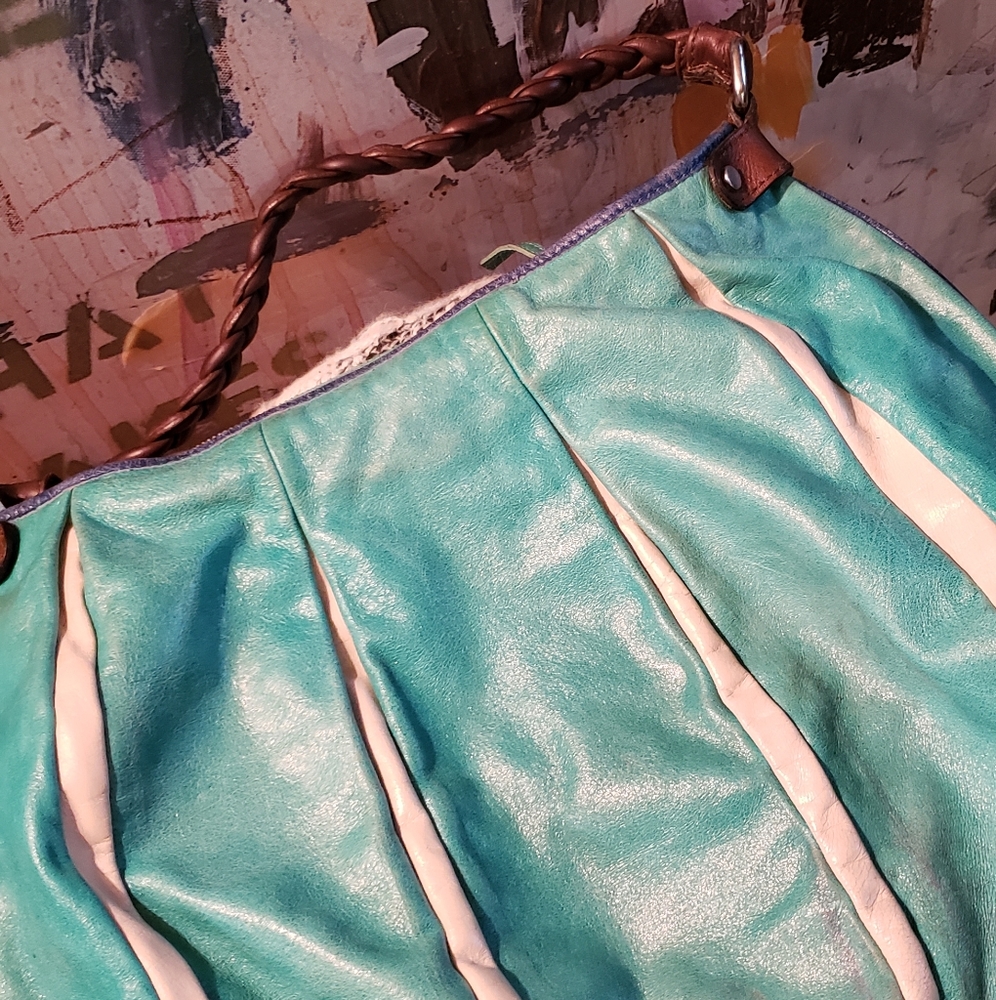 Tano Shoulder Bag